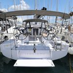 yacht-46689502 image-1