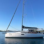 yacht-46689510 image-1