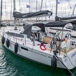 yacht-46939938 image-3