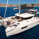 yacht-46950427 image-6