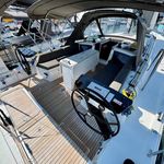 yacht-46983840 image-6