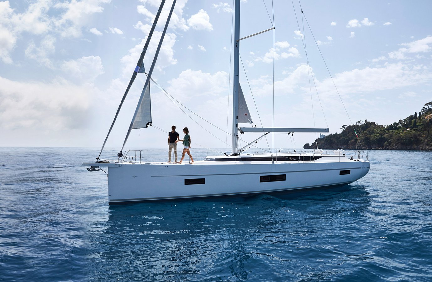 yacht-47230197 image-1