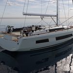 yacht-47288876 image-1