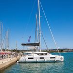 yacht-47416884 image-1