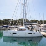 yacht-47416899 image-3