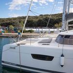 yacht-47417051 image-6