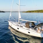 yacht-49554728 image-1