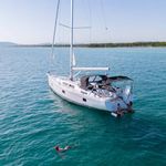 yacht-49554728 image-3