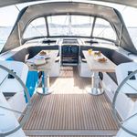 yacht-49554728 image-6