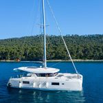 yacht-50240374 image-1