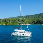 yacht-50240376 image-1