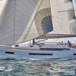 yacht-50676662 image-1