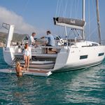 yacht-50678382 image-5