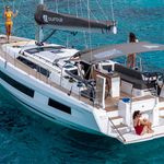 yacht-50678622 image-3