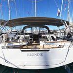 yacht-50678624 image-1