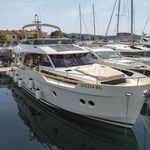 yacht-50888884 image-1