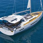 yacht-50893681 image-6