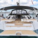 yacht-50893697 image-1