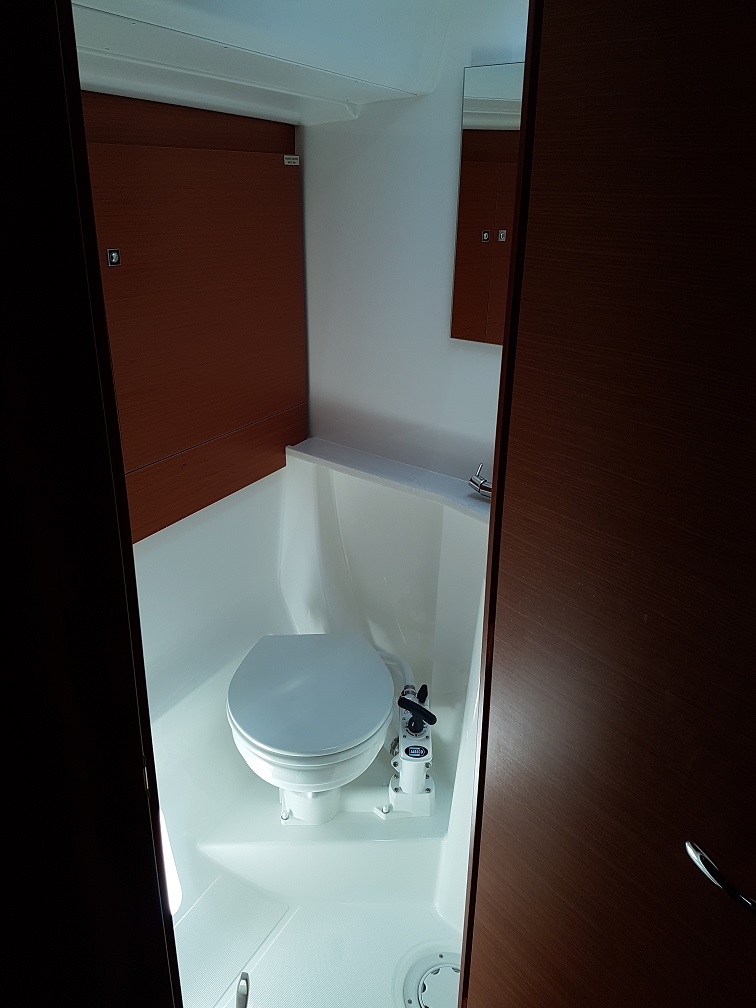 Elegant bathroom onboard Alegro featuring modern fixtures and refined cabinetry.