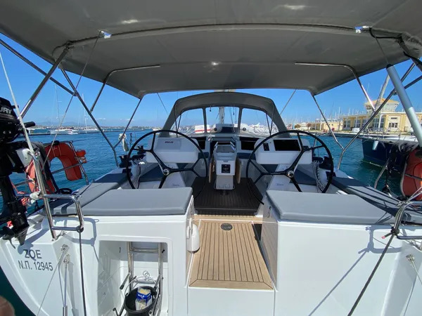 Spacious helm of Zoe with dual steering wheels, offering panoramic views and luxury comfort.