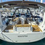 yacht-51711448 image-1