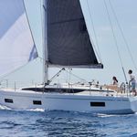 yacht-51986010 image-1