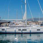 yacht-52042763 image-6