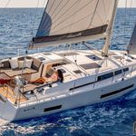 yacht-52069873 image-1