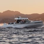 yacht-52179264 image-6