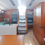 yacht-52379903 image-5