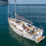 yacht-52392053 image-1