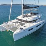 yacht-52465720 image-1