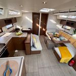 yacht-53722196 image-6