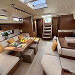 yacht-53722196 image-5