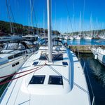 yacht-53798267 image-6