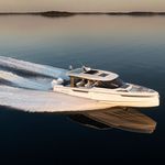 yacht-54235435 image-1