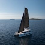 yacht-54436064 image-1