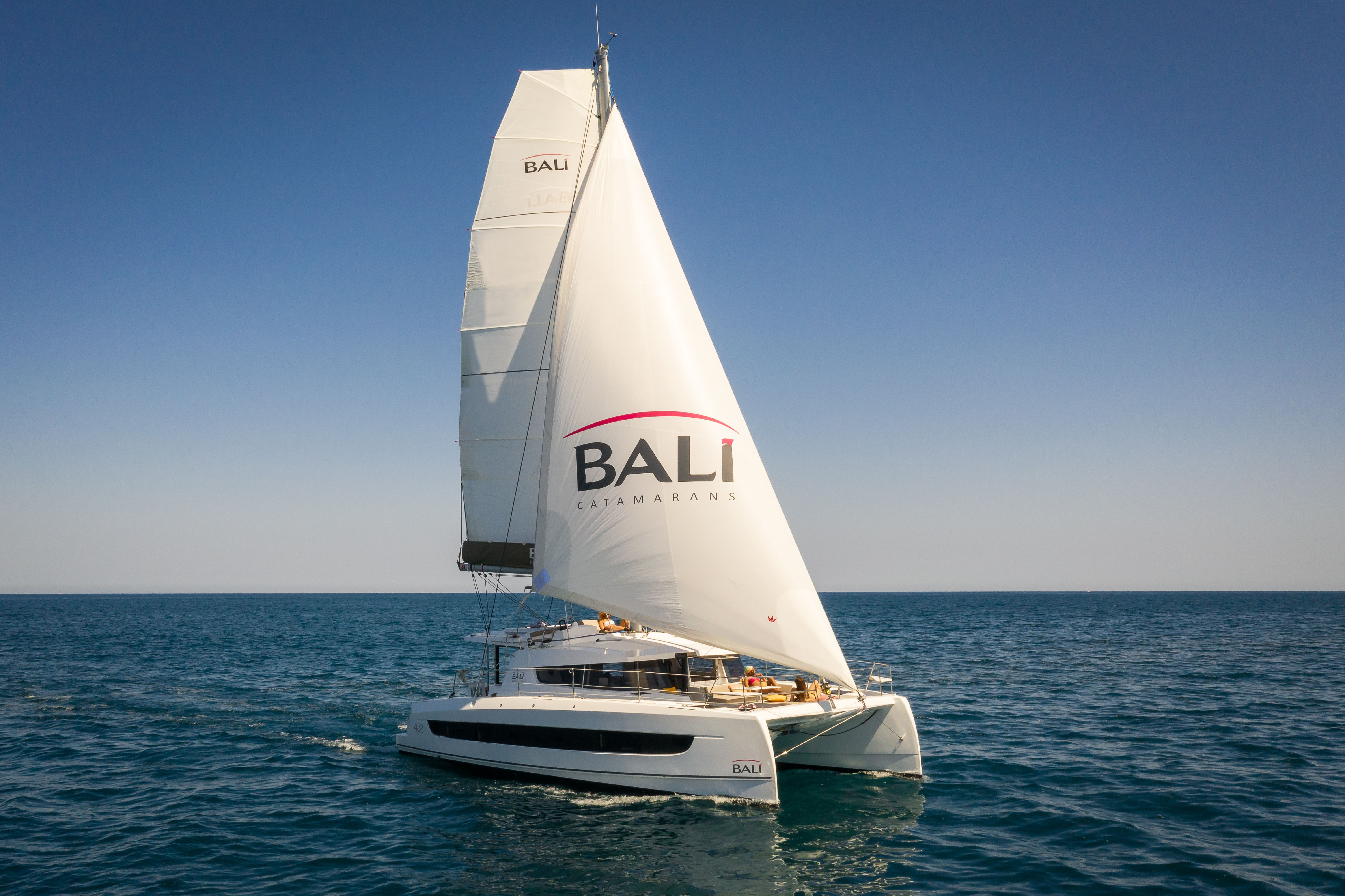 yacht-54442846 image-1