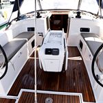 yacht-54452061 image-6