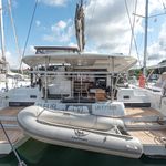 yacht-54554806 image-1