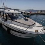 yacht-54564032 image-1