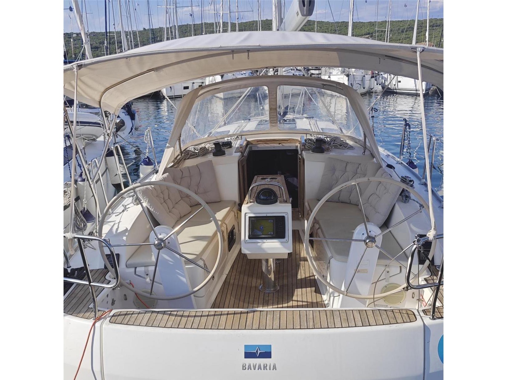 yacht-Bavaria Cruiser 37-image-2