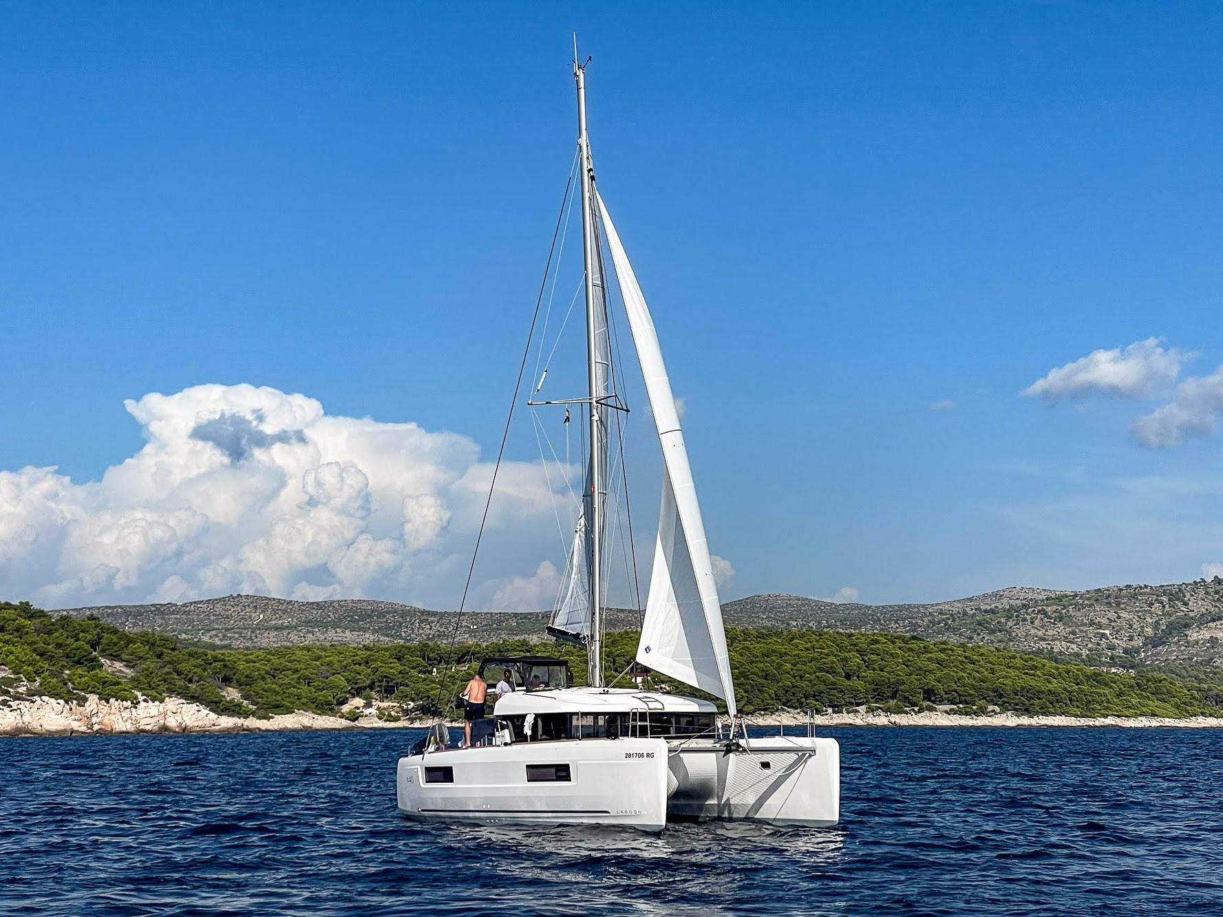 yacht-Lagoon 40-image-1