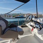 yacht-56873975 image-6