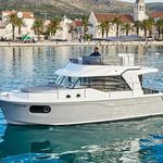 yacht-56874198 image-3