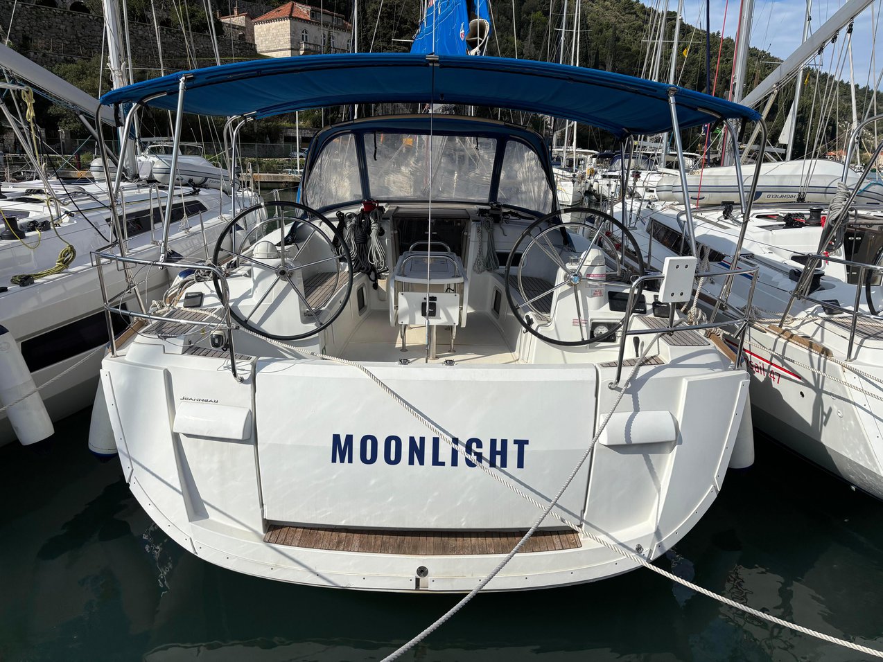 yacht-57180117 image-1