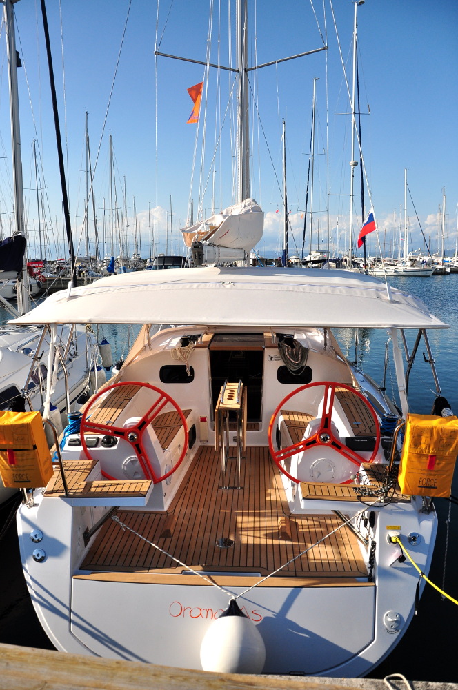 yacht-577015 image-1