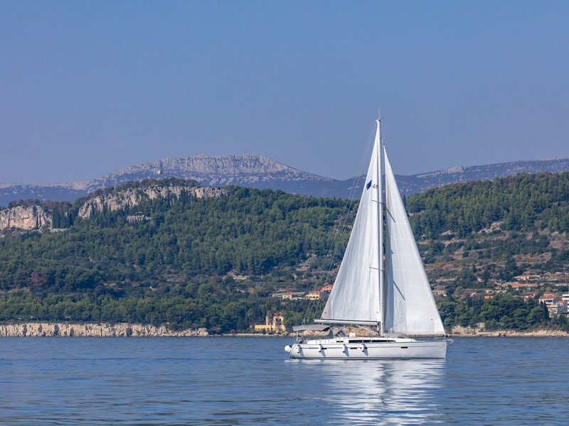 yacht-Bavaria Cruiser 46-image-4