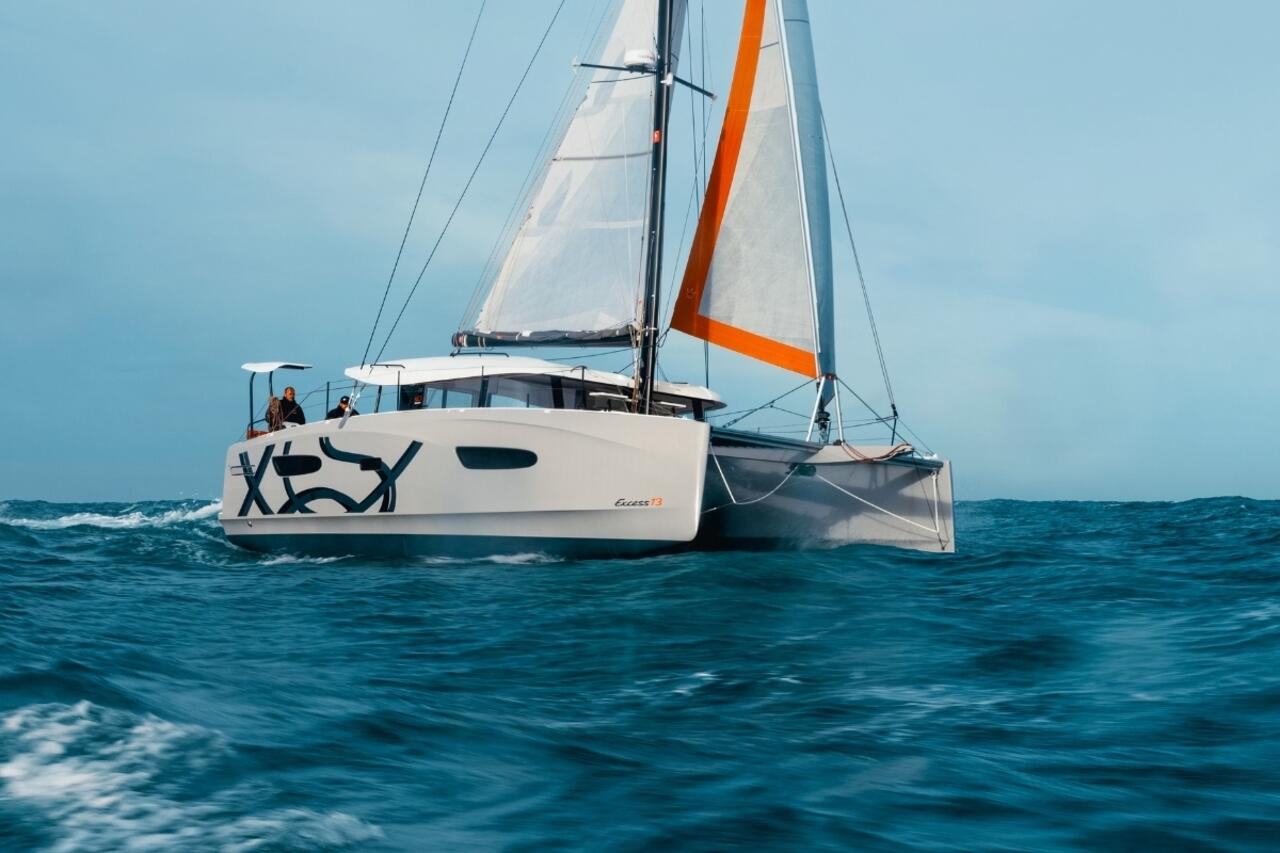 yacht-59310912 image-1