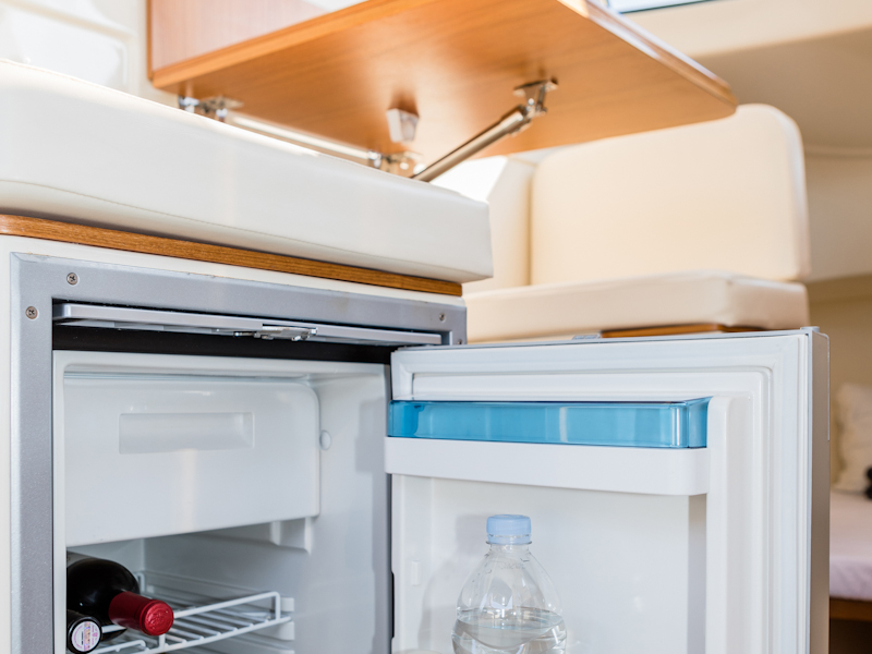 yacht-59378023 image-18